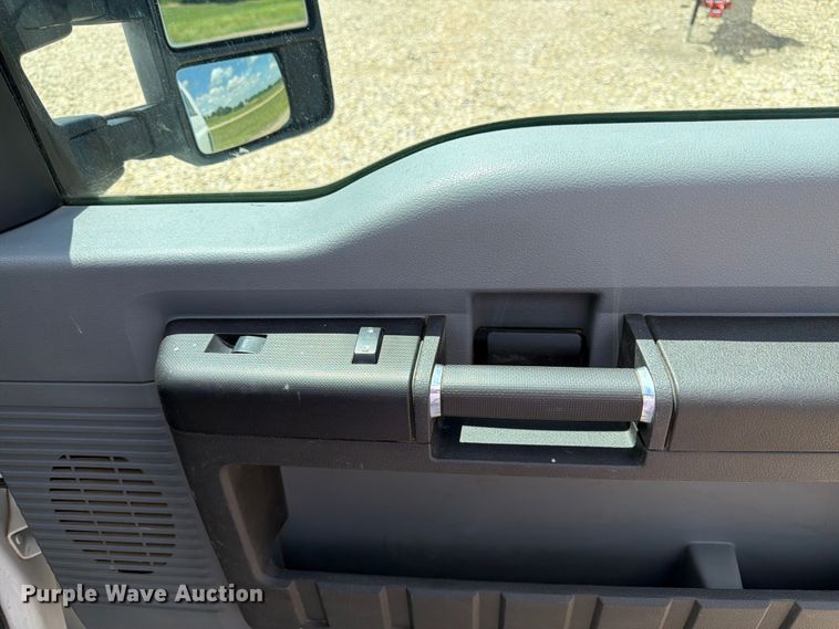 image for item DQ7857 2013 Ford F350 Super Duty utility bed pickup truck