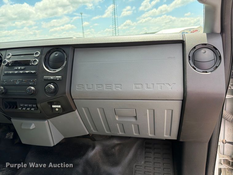 image for item DQ7857 2013 Ford F350 Super Duty utility bed pickup truck
