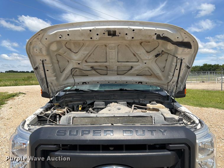 image for item DQ7857 2013 Ford F350 Super Duty utility bed pickup truck