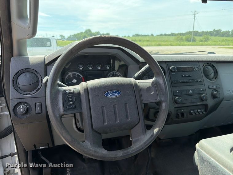 image for item DQ7858 2014 Ford F550 truck cab and chassis