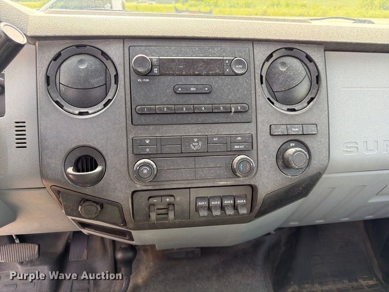 image for item DQ7858 2014 Ford F550 truck cab and chassis