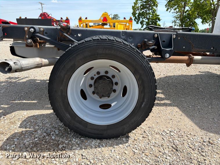image for item DQ7858 2014 Ford F550 truck cab and chassis