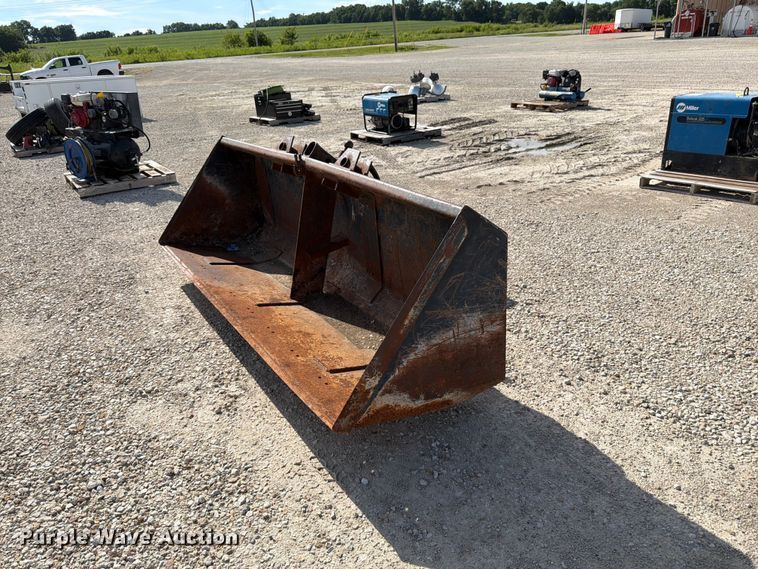 image for item DQ7859 Loader bucket