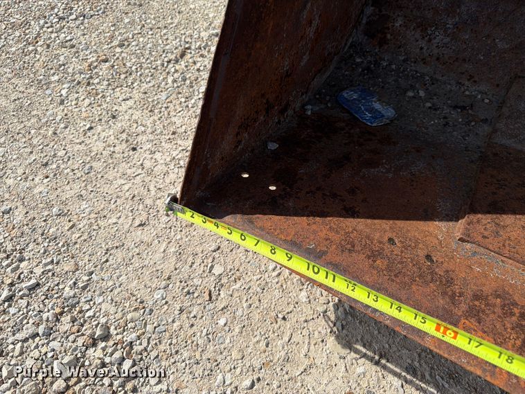 image for item DQ7859 Loader bucket