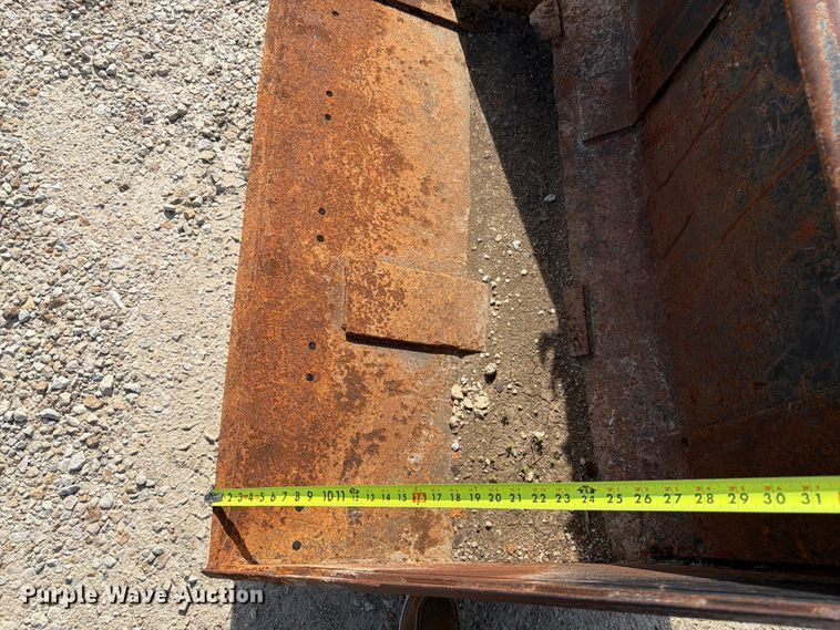 image for item DQ7859 Loader bucket