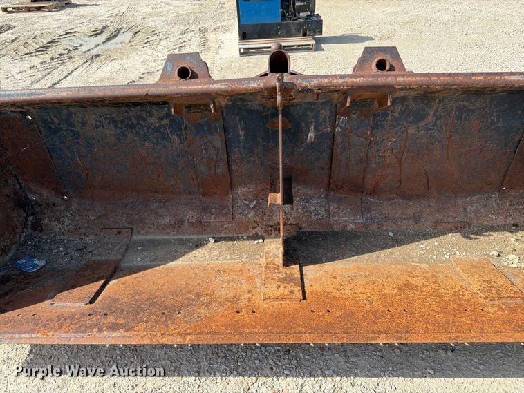 image for item DQ7859 Loader bucket