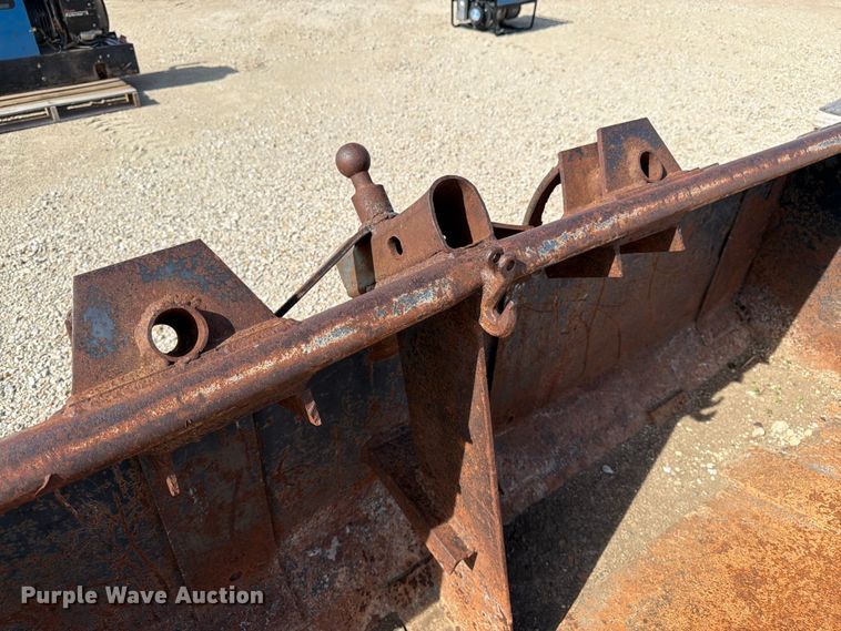 image for item DQ7859 Loader bucket