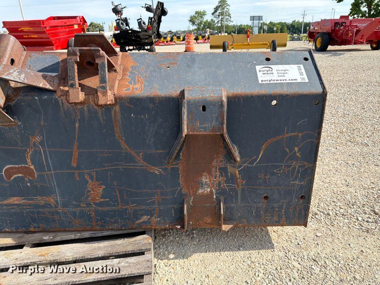 image for item DQ7859 Loader bucket