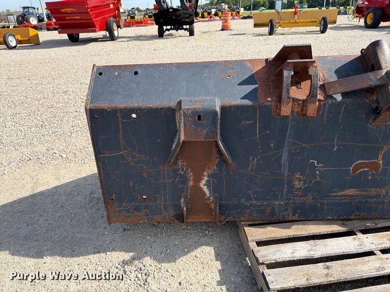 image for item DQ7859 Loader bucket