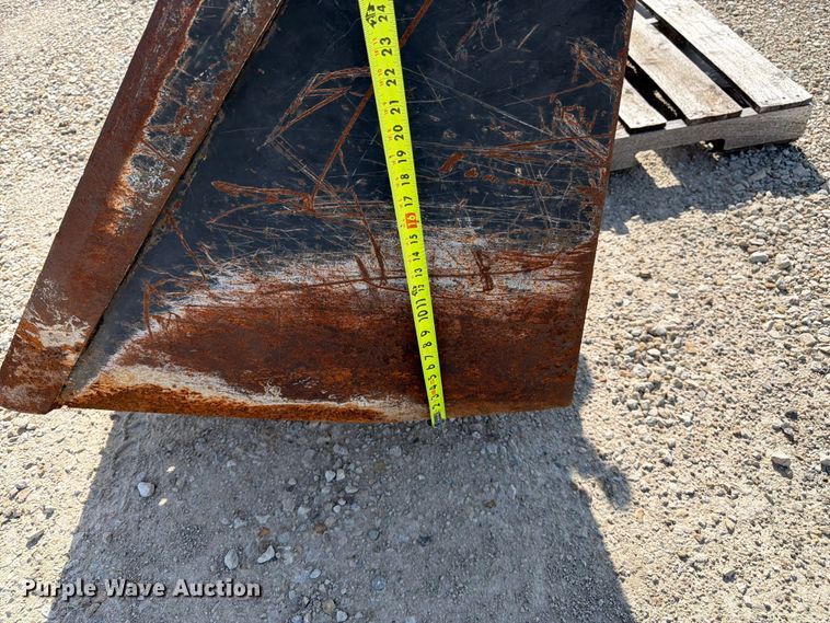 image for item DQ7859 Loader bucket