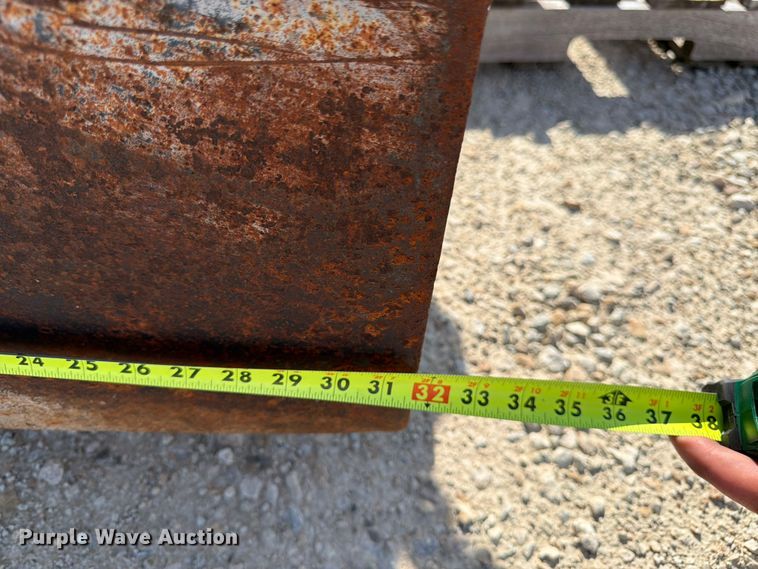 image for item DQ7859 Loader bucket