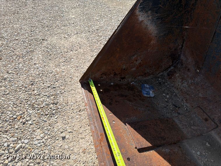 image for item DQ7859 Loader bucket