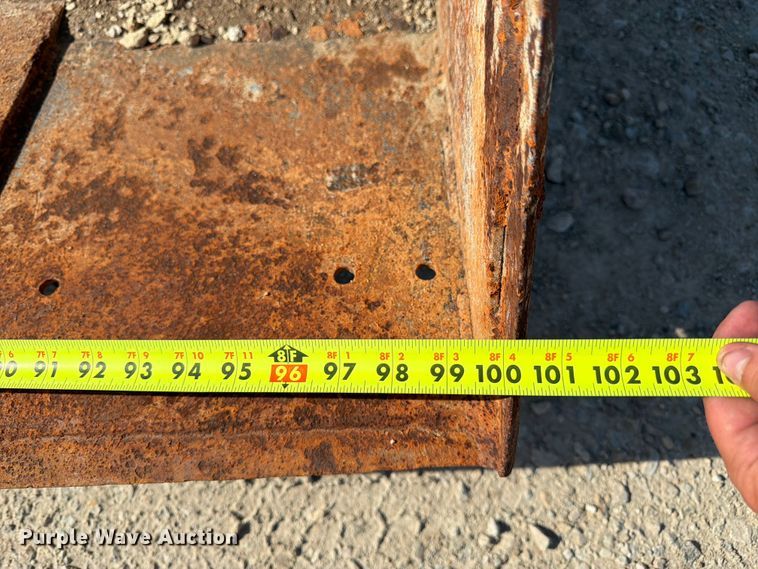 image for item DQ7859 Loader bucket