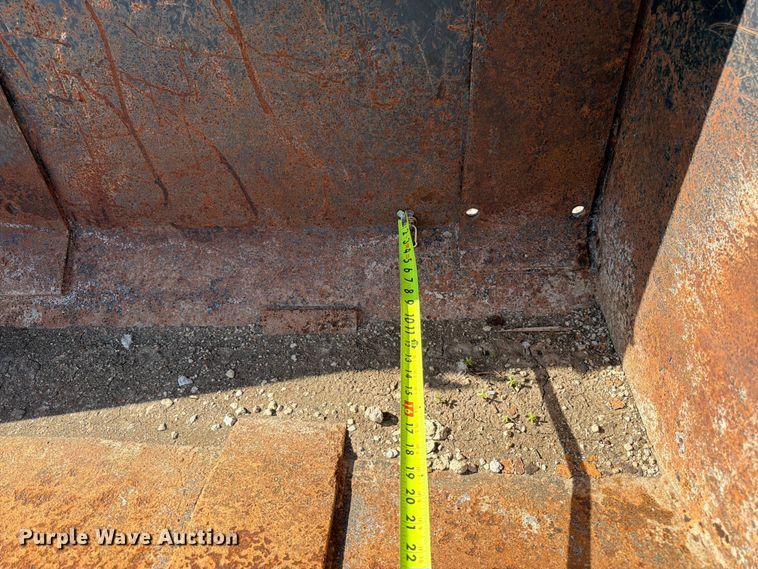 image for item DQ7859 Loader bucket