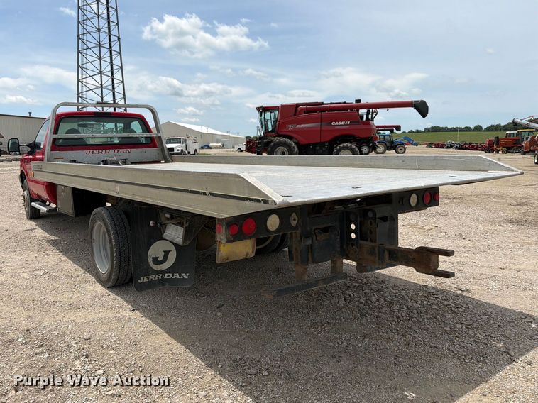 image for item DQ7861 1999 Ford F550 rollback truck