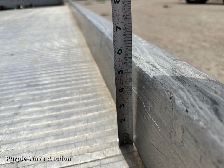 image for item DQ7861 1999 Ford F550 rollback truck