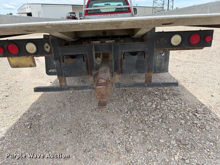 image for item DQ7861 1999 Ford F550 rollback truck