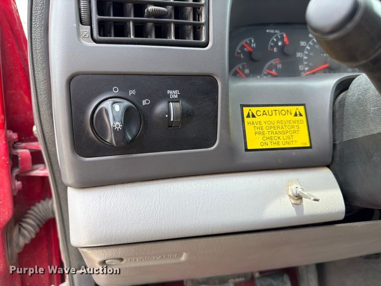 image for item DQ7861 1999 Ford F550 rollback truck