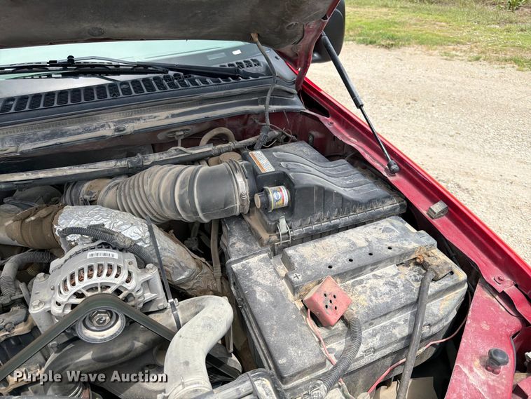 image for item DQ7861 1999 Ford F550 rollback truck