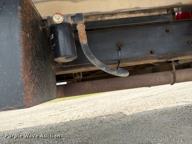 image for item DQ7861 1999 Ford F550 rollback truck