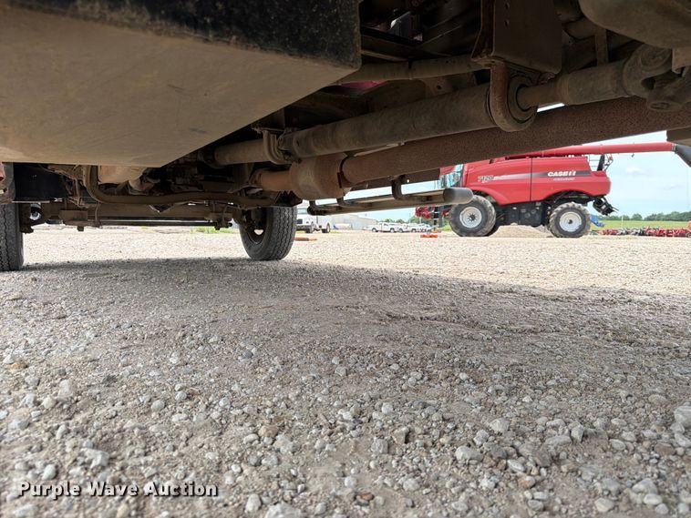 image for item DQ7861 1999 Ford F550 rollback truck