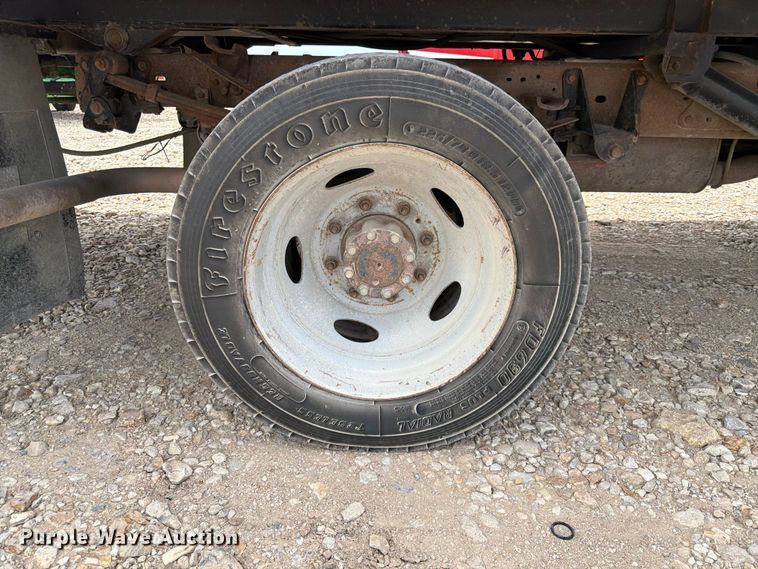 image for item DQ7861 1999 Ford F550 rollback truck