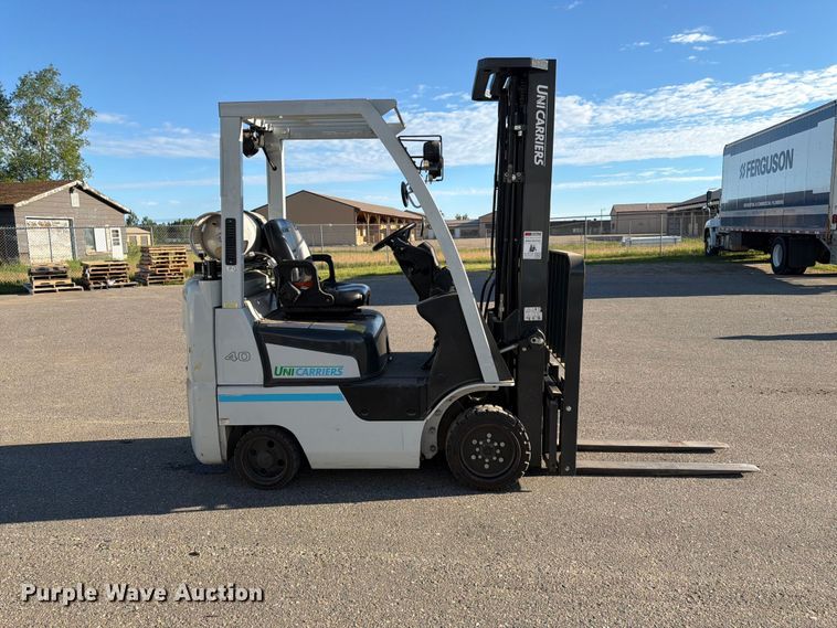 image for item DQ7886 2017 UniCarriers CFS40  forklift