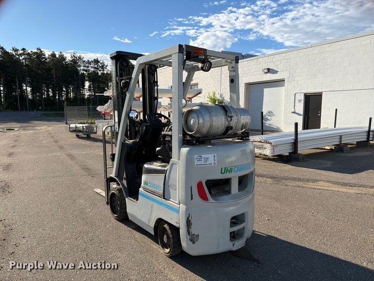 image for item DQ7886 2017 UniCarriers CFS40  forklift