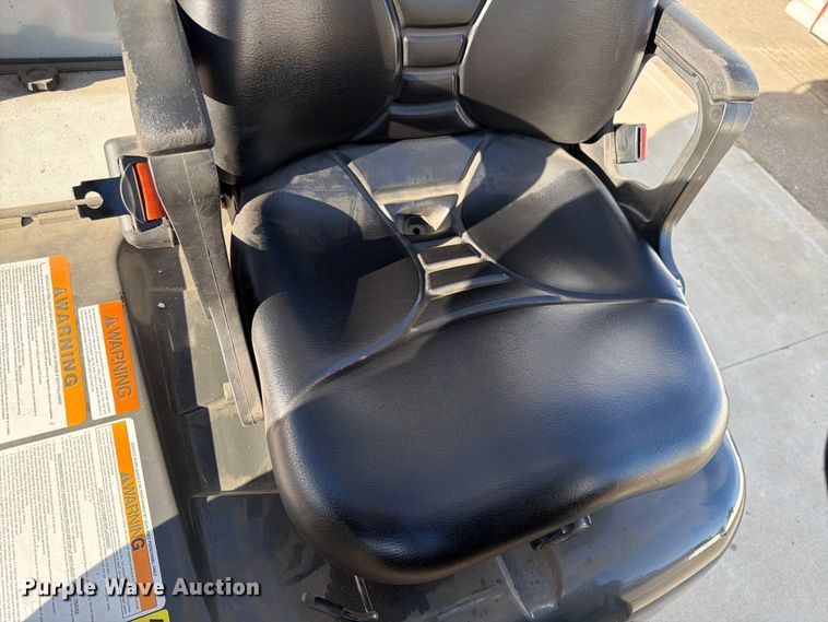 image for item DQ7886 2017 UniCarriers CFS40  forklift