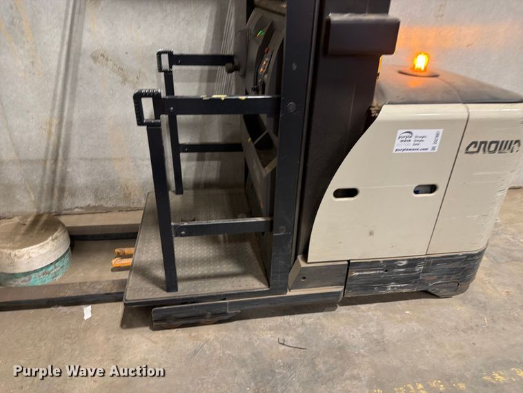image for item DQ7887 2016 Crown SP 3520-30 order picker