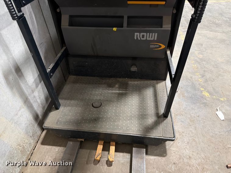 image for item DQ7887 2016 Crown SP 3520-30 order picker
