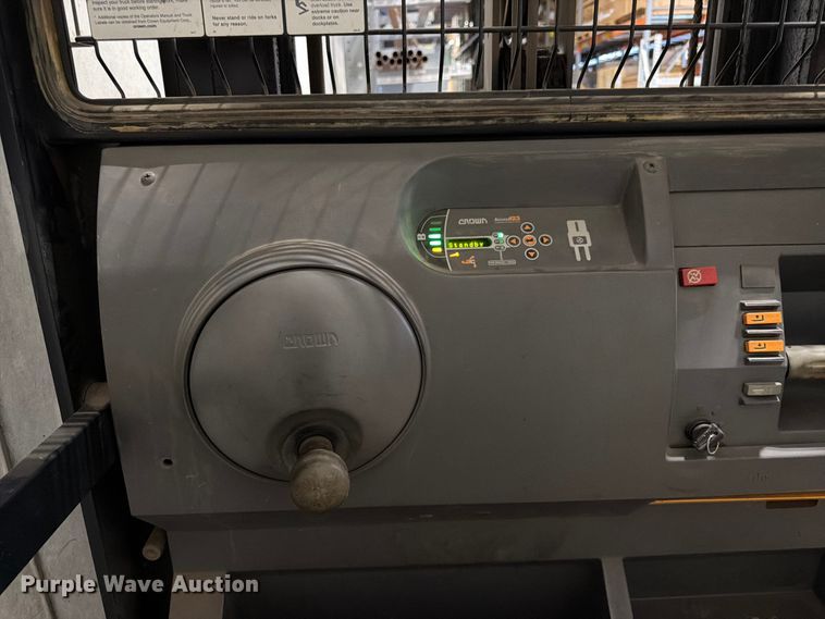 image for item DQ7887 2016 Crown SP 3520-30 order picker