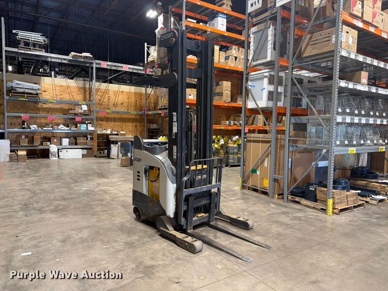 image for item DQ7888 2015 Crown RR5725-35 reach truck