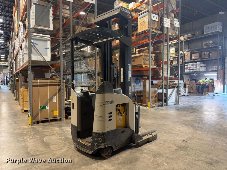 image for item DQ7888 2015 Crown RR5725-35 reach truck