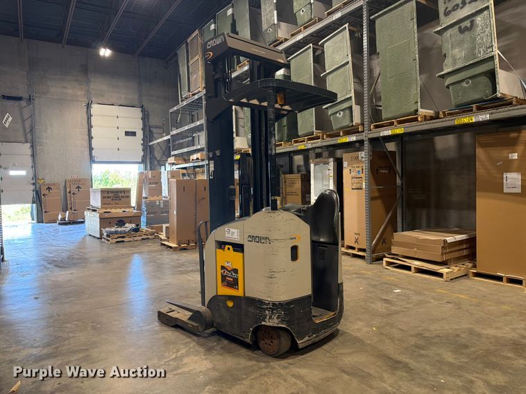 image for item DQ7888 2015 Crown RR5725-35 reach truck
