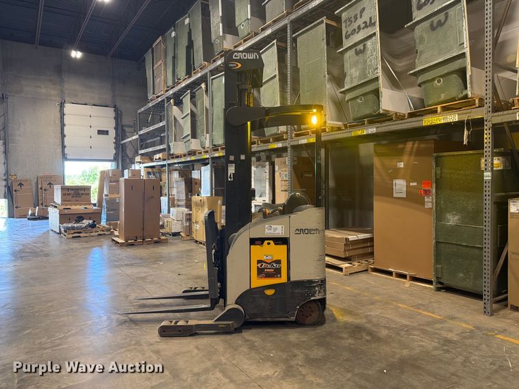 image for item DQ7888 2015 Crown RR5725-35 reach truck