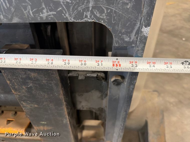 image for item DQ7888 2015 Crown RR5725-35 reach truck