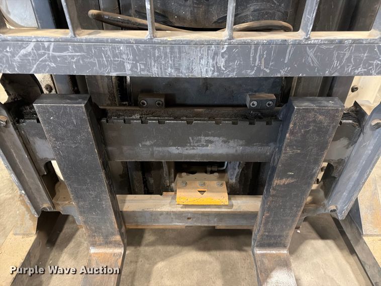 image for item DQ7888 2015 Crown RR5725-35 reach truck