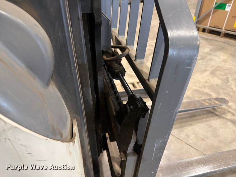 image for item DQ7888 2015 Crown RR5725-35 reach truck
