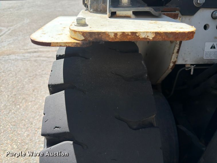 image for item DQ7889 2018 UniCarries MUG1F2A35LV forklift