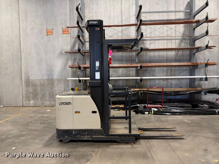 image for item DQ7890 2016 Crown SP3520-30 order picker