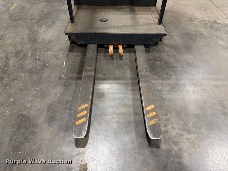 image for item DQ7890 2016 Crown SP3520-30 order picker