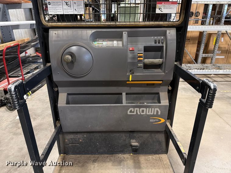 image for item DQ7890 2016 Crown SP3520-30 order picker