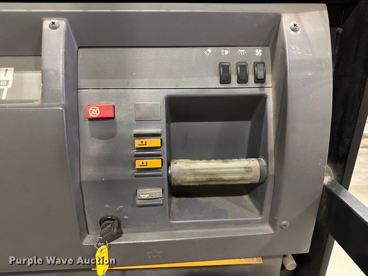 image for item DQ7890 2016 Crown SP3520-30 order picker