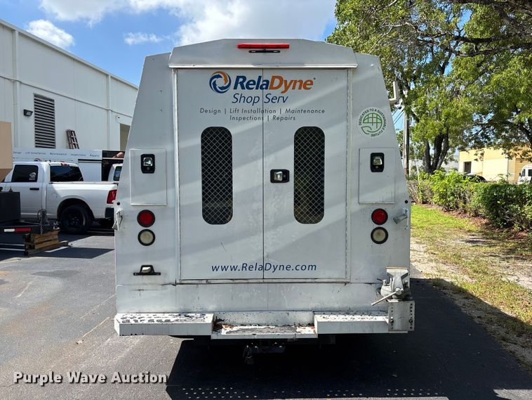 image for item DU6349 2015 Ford F350 Super Duty utility van