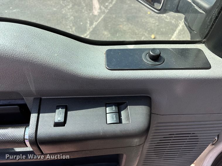 image for item DU6349 2015 Ford F350 Super Duty utility van