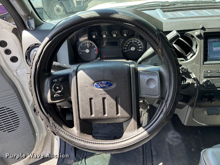 image for item DU6349 2015 Ford F350 Super Duty utility van