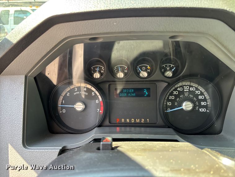 image for item DU6349 2015 Ford F350 Super Duty utility van