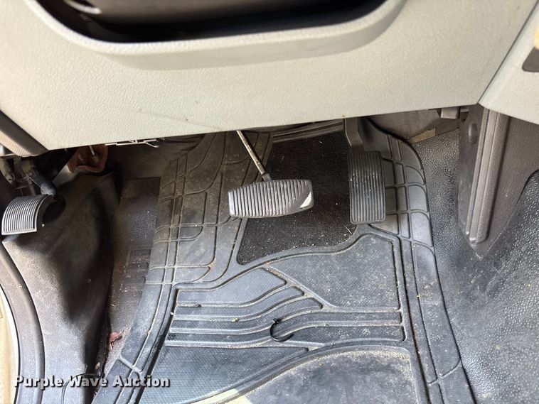 image for item DU6349 2015 Ford F350 Super Duty utility van