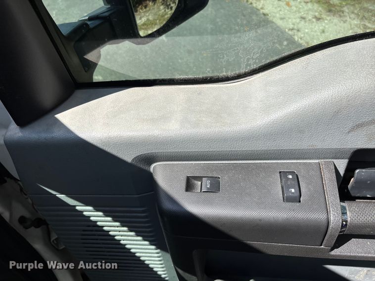 image for item DU6349 2015 Ford F350 Super Duty utility van